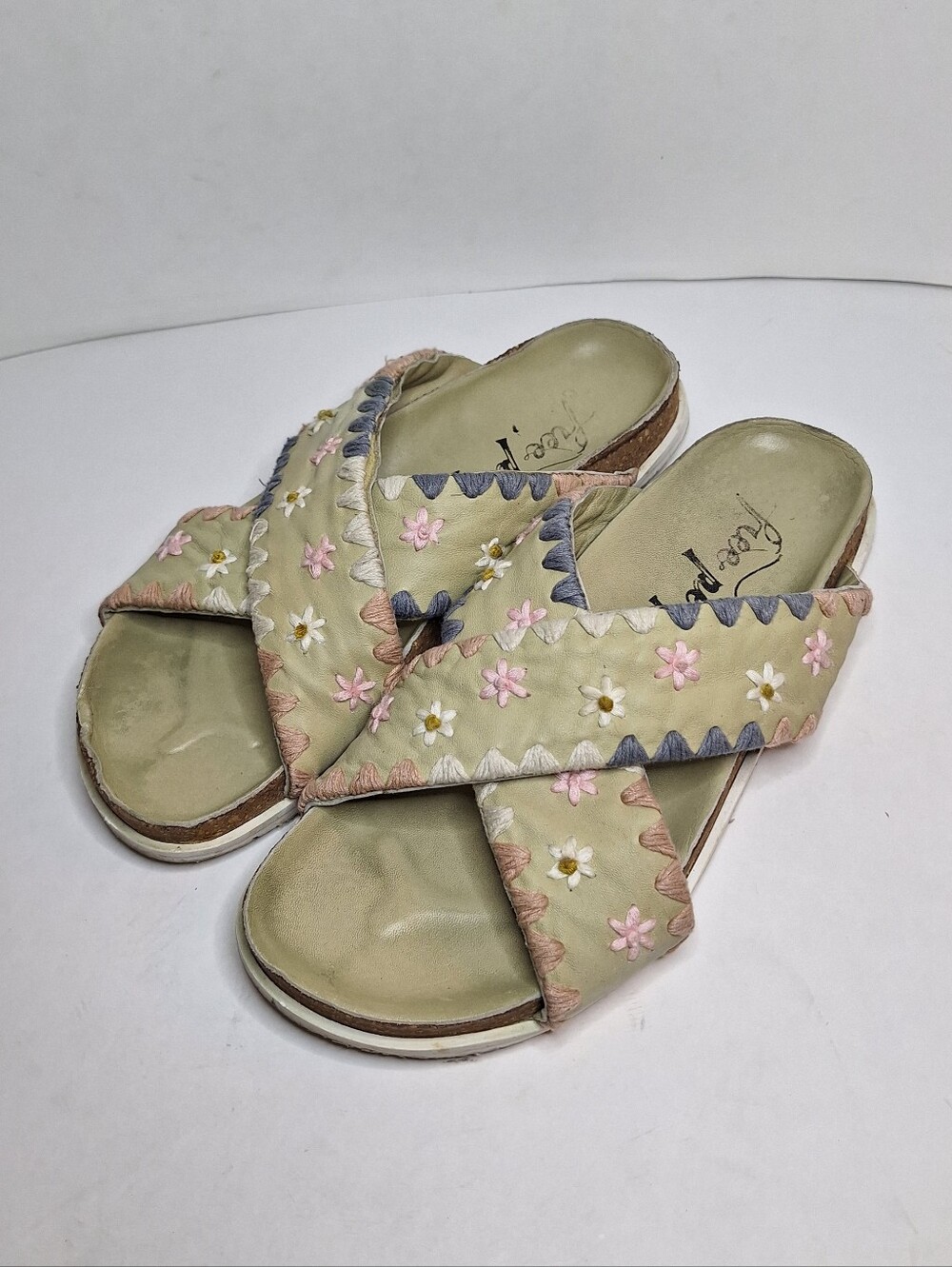 Free People Green Wildflower Crossband Slip On Sandals Size US 7.5 / 38 Slides